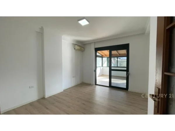 Tirane, shes apartament 4+1+Aneks+Ballkon Kati 4, 165 m² 495.000 € 