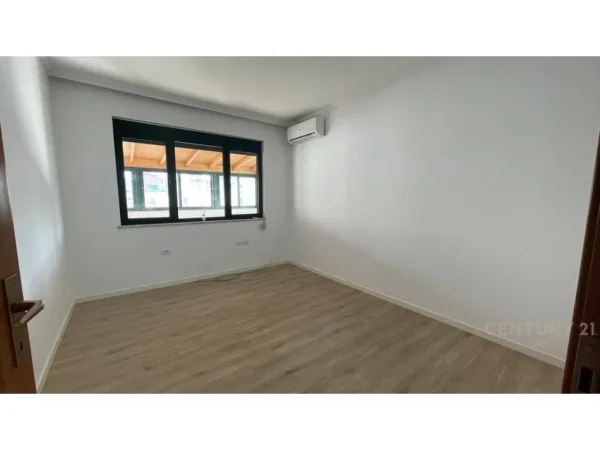 Tirane, shes apartament 4+1+Aneks+Ballkon Kati 4, 165 m² 495.000 € 
