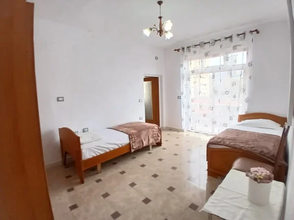Tirane, jepet me qera apartament 2+1+Ballkon Kati 6, 90 m² 650 € (Durresit)