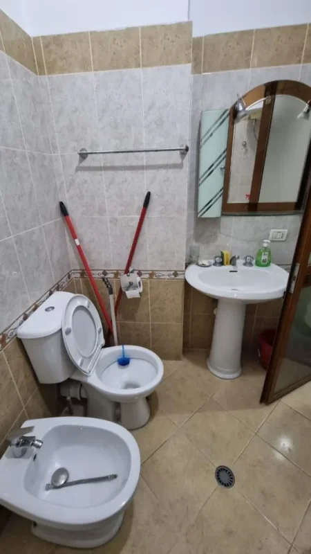 Jepet me Qira Apartament 2+1 ne Astir, Blv. Migjeni  500 €URO