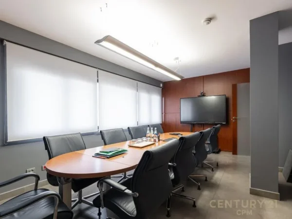 Tirane, shes ambjent biznesi Kati 1, 265 m² (Rruga Ndre Mjeda)