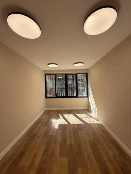 Tirane, jepet me qera zyre Kati 2, 109 m² 900 € 