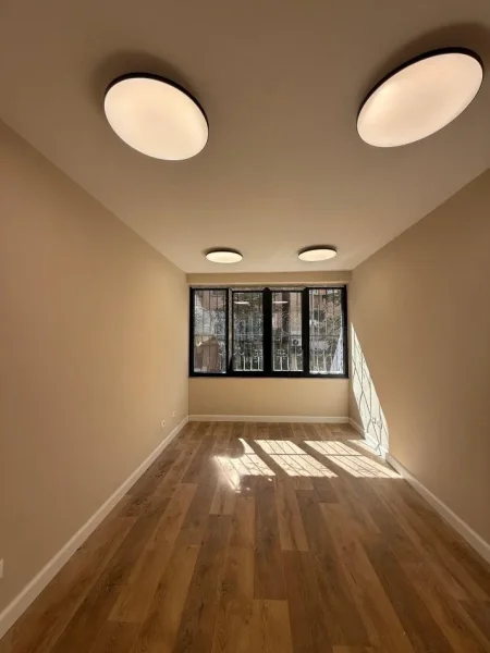 Tirane, jepet me qera zyre Kati 2, 109 m² 900 € 