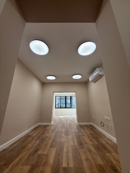 Tirane, jepet me qera zyre Kati 2, 109 m² 900 € 