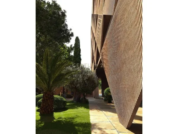 Tirane, shes apartament 2+1+Aneks+Ballkon Kati 19, 191 m² 373.000 € (Tirana Tower)