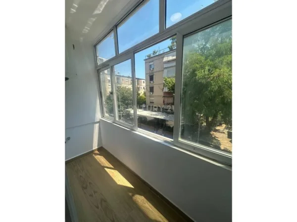 Tirane, shitet apartament 1+1 Kati 3, 42 m² 135.000 € (Myslym Shyri)