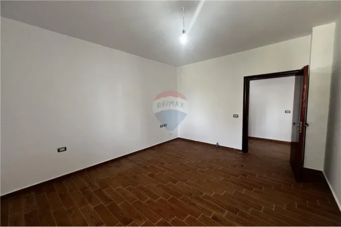 APARTAMENT 2+1 NË SHITJE, Rruga Dhimitër Konomi