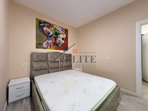 Tirane, jepet me qera apartament 1+1+Ballkon Kati 2, 60 m² 700 € (9 Katshet)