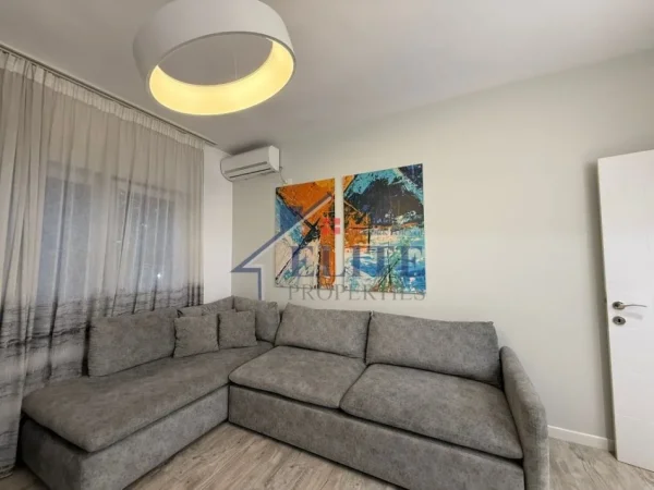 Tirane, jepet me qera apartament 1+1+Ballkon Kati 2, 60 m² 700 € (9 Katshet)