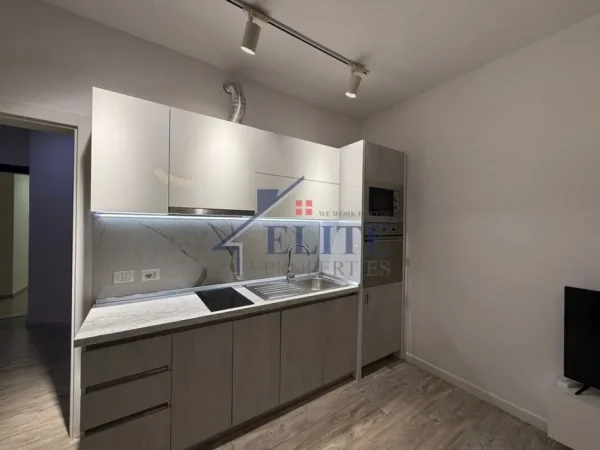 Tirane, jepet me qera apartament 1+1+Ballkon Kati 2, 60 m² 700 € (9 Katshet)
