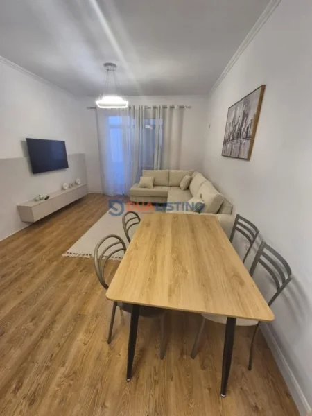 Tirane, jepet me qera 1+1 Kati 7, 65 m² 550 € (Astir, Bar Artisti)