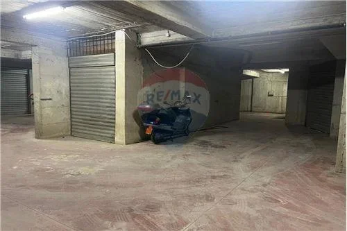 Vlore, shitet garazh | post parkimi Kati -1, 14 m² (Albano romina Vlore)