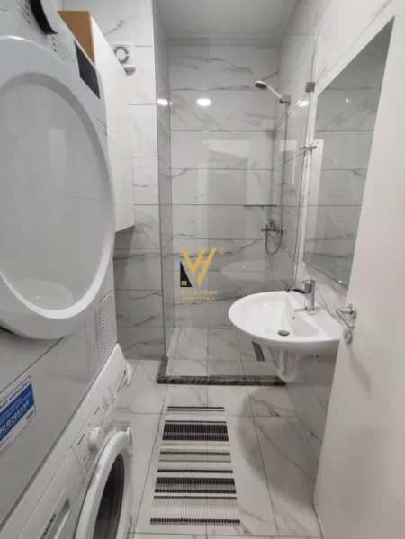 Tirane, jepet me qera apartament 1+1+Ballkon Kati 1, 51 m² 450 € (YZBERISHT)