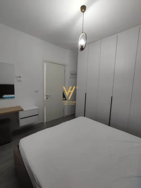 Tirane, jepet me qera apartament 1+1+Ballkon Kati 1, 51 m² 450 € (YZBERISHT)