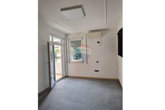 KOPSHTI ZOOLOGJIK, ZYRE PER QIRA