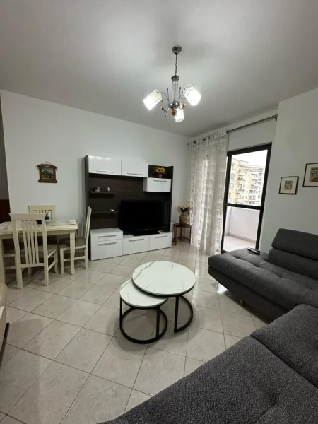 Tirane, jepet me qera apartament 2+1+Ballkon Kati 4, 110 m² 500 € (ASTIR)