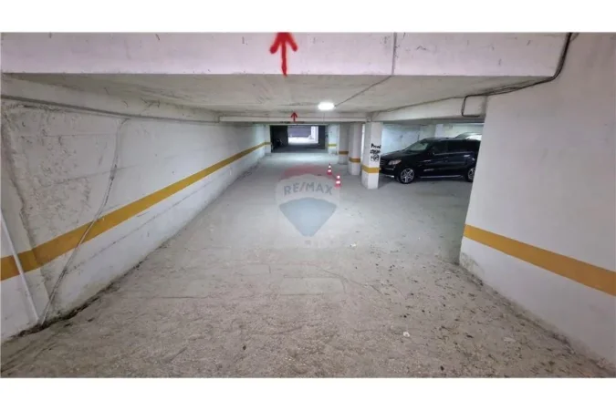 Vlore, shitet garazh | post parkimi Kati -1, 30 m² (“Ish Kombinati”, Vlorë)