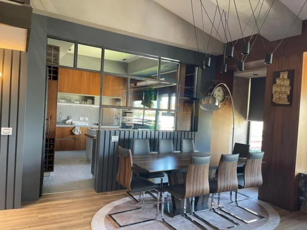 jepet me qera apartament duplex 3+1+Aneks+Ballkon Kati 3, 210 m² 1.900 € (Liqeni thate)