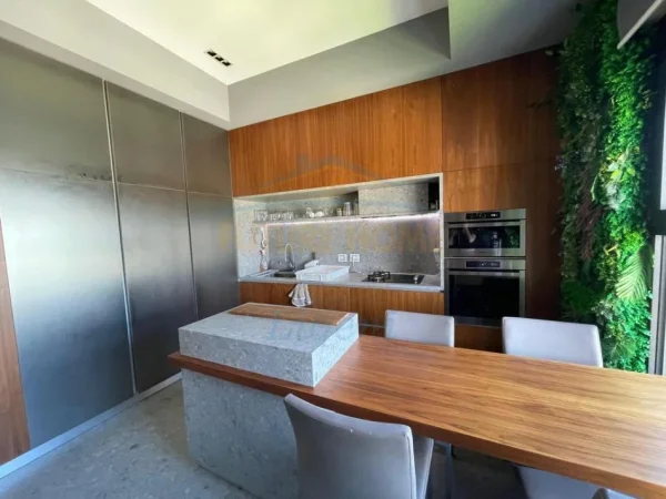 jepet me qera apartament duplex 3+1+Aneks+Ballkon Kati 3, 210 m² 1.900 € (Liqeni thate)