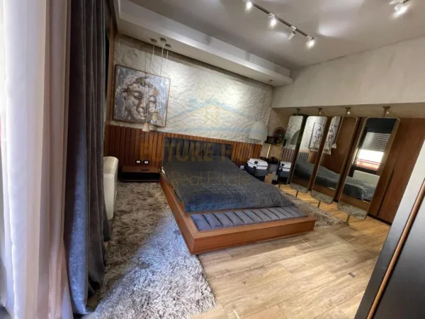 jepet me qera apartament duplex 3+1+Aneks+Ballkon Kati 3, 210 m² 1.900 € (Liqeni thate)