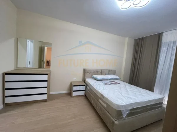 Tirane, jepet me qera apartament 2+1+Ballkon Kati 1, 117 m² 1.300 € (Liqeni Thate)