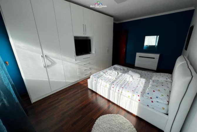 Tirane, jepet me qera apartament 2+1 Kati 4, 110 m² 800 € (Rruga Myslym Shyri)