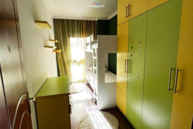 Tirane, jepet me qera apartament 2+1 Kati 4, 110 m² 800 € (Rruga Myslym Shyri)