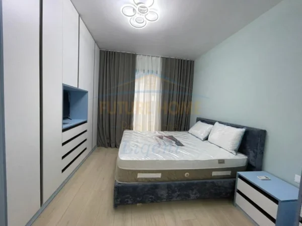 Tirane, jepet me qera apartament 2+1+Ballkon Kati 1, 113 m² 1.200 € (Liqeni Thate)