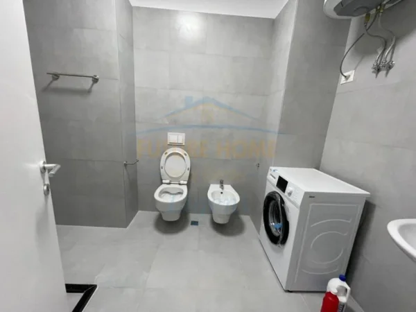 Tirane, jepet me qera apartament 2+1+Ballkon Kati 1, 113 m² 1.200 € (Liqeni Thate)