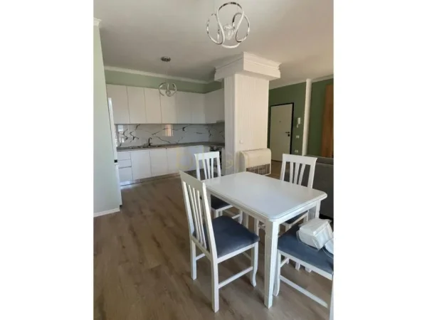 Tirane, jepet me qera 2+1+Post parkimi , 150 m² 1.150 € (Myslym Shyri)