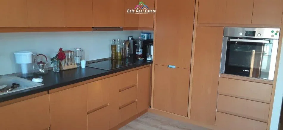 Tirane, jepet me qera apartament 2+1 Kati 2, 150 m² 550 € (Fresk)