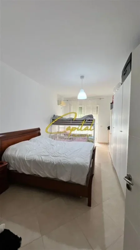 Tirane, shitet apartament 1+1 Kati 1, 82 m² 102.000 € (FRESKU)