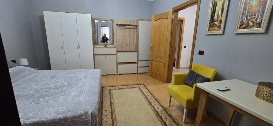 Tirane, jepet me qera apartament 1+1 Kati 3, 75 m² 600 € 