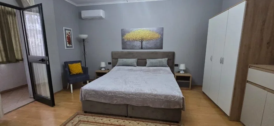 Tirane, jepet me qera apartament 1+1 Kati 3, 75 m² 600 € 