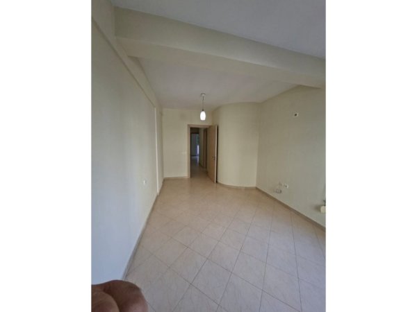 Tirane, shitet apartament 3+1 Kati 1, 159 m² 280.000 € 