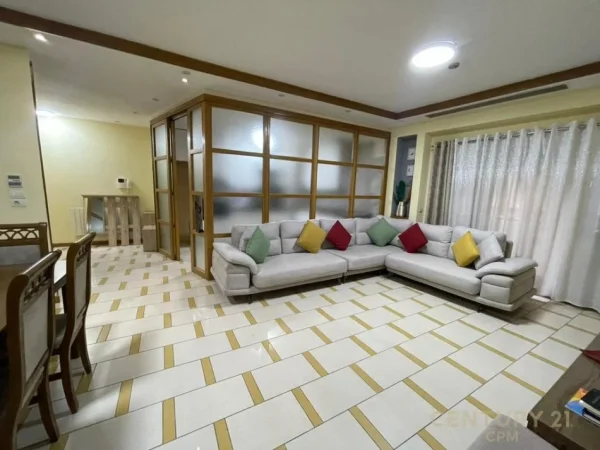 Tirane, jepet me qera apartament 3+1 Kati 3, 160 m² 1.300 € 