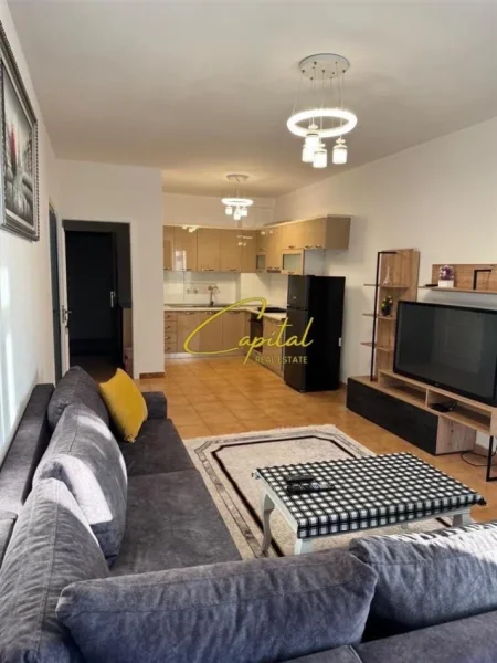 Tirane, jepet me qera apartament 2+1 Kati 1, 90 m² 450 € (YZBERISHT)