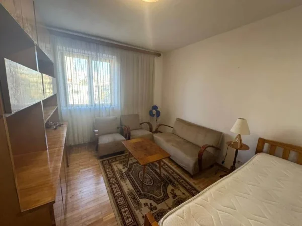 Tirane, jepet me qera apartament 3+1 Kati 4, 88 m² 600 € 