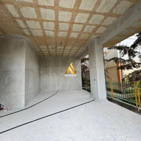 Tirane, shitet ambjent biznesi Kati 0, 75 m² 225.000 € Residenca Garden Turdiu Ish Fusha e Aviacionit