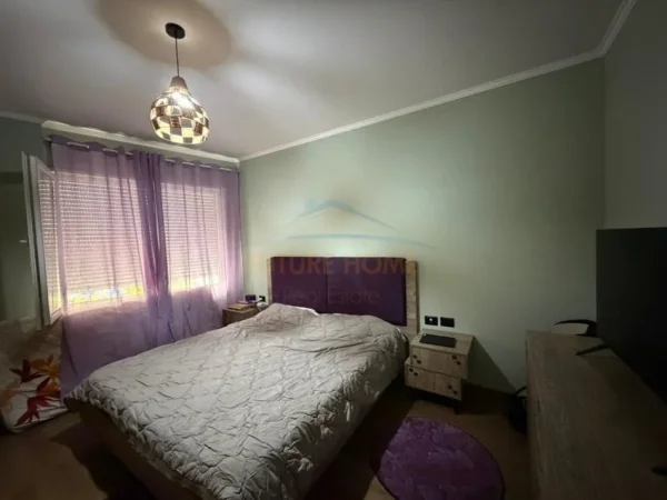 Tirane, shitet apartament 2+1+Ballkon Kati 3, 100 m² (Niku Construction Komuna e Parisit)