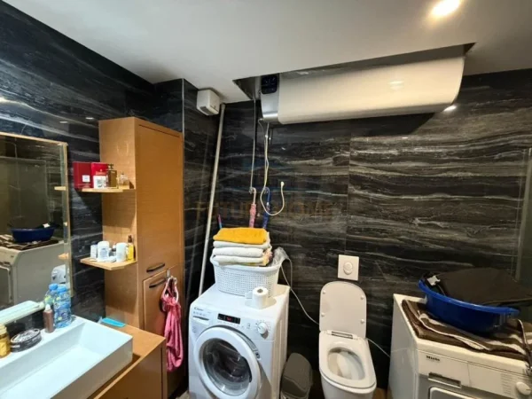 Tirane, shitet apartament 2+1+Ballkon Kati 3, 100 m² (Niku Construction Komuna e Parisit)