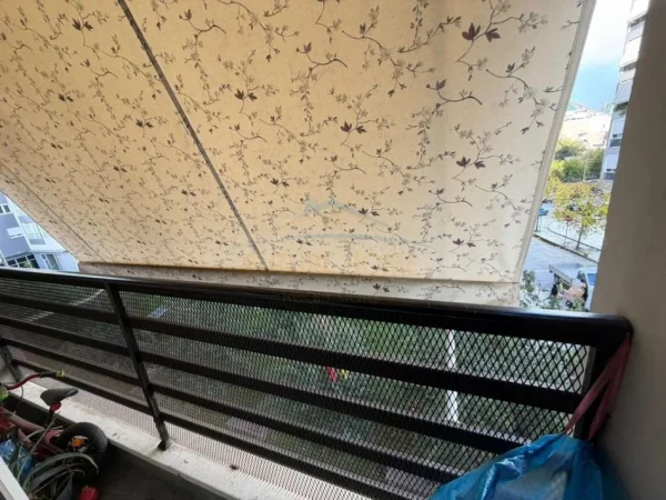 Tirane, shitet apartament 2+1+Ballkon Kati 3, 100 m² (Niku Construction Komuna e Parisit)