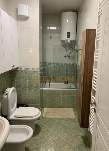 Tirane, jepet me qera apartament 1+1 Kati 6, 71 m² 750 € (Rruga e Elbasanit, pranë Ambasadës Amerikane)