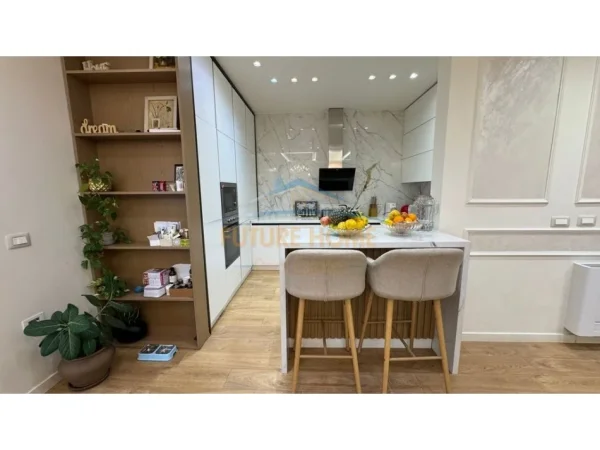 Tirane, shitet apartament+verande | Penthouse 3+1 Kati 3, 142 m² 445.000 € (Kopshti Zoologjik)