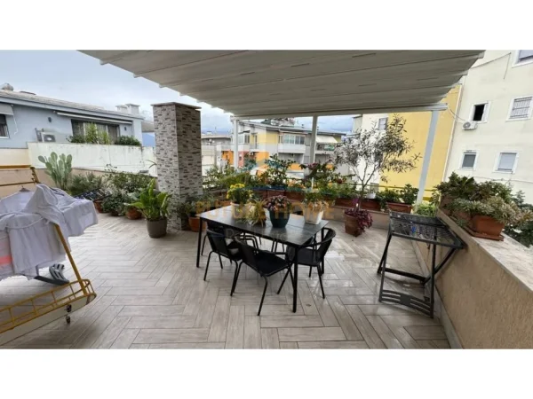 Tirane, shitet apartament+verande | Penthouse 3+1 Kati 3, 142 m² 445.000 € (Kopshti Zoologjik)