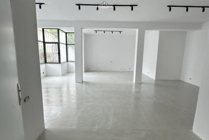 Tirane, jepet me qera zyre Kati 0, 100 m² 850 € (Rruga e Durresit)