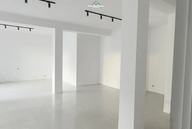 Tirane, jepet me qera zyre Kati 0, 100 m² 850 € (Rruga e Durresit)