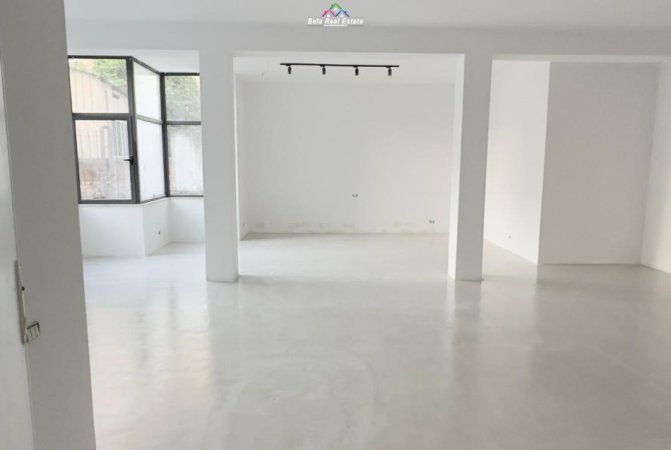 Tirane, jepet me qera zyre Kati 0, 100 m² 850 € (Rruga e Durresit)