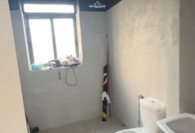 Tirane, jepet me qera zyre Kati 0, 100 m² 850 € (Rruga e Durresit)