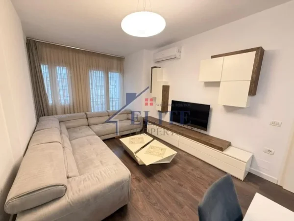 Tirane, shitet apartament 2+1+Ballkon Kati 6, 109 m² 180.000 € (Rrethi Astirit)